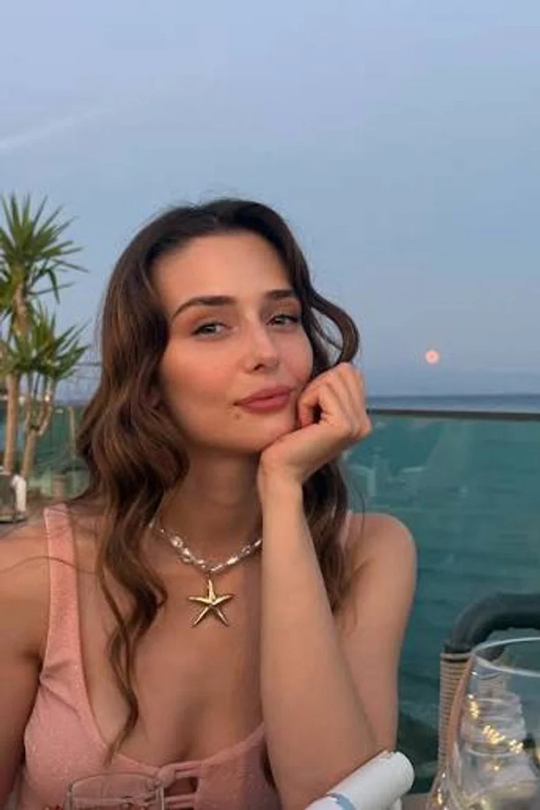Afra Karagöz biyografi fotoğrafı