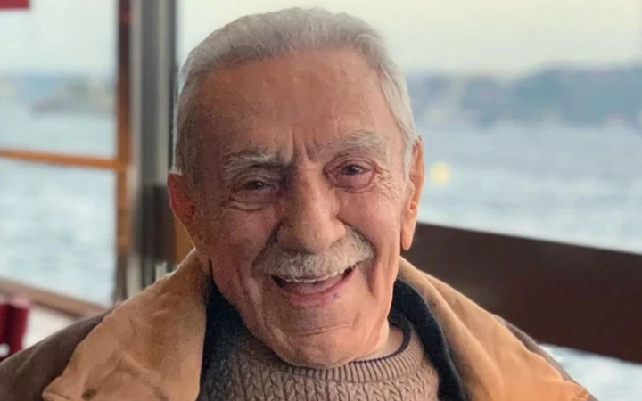 Aydemir Akbaş biyografi fotoğrafı