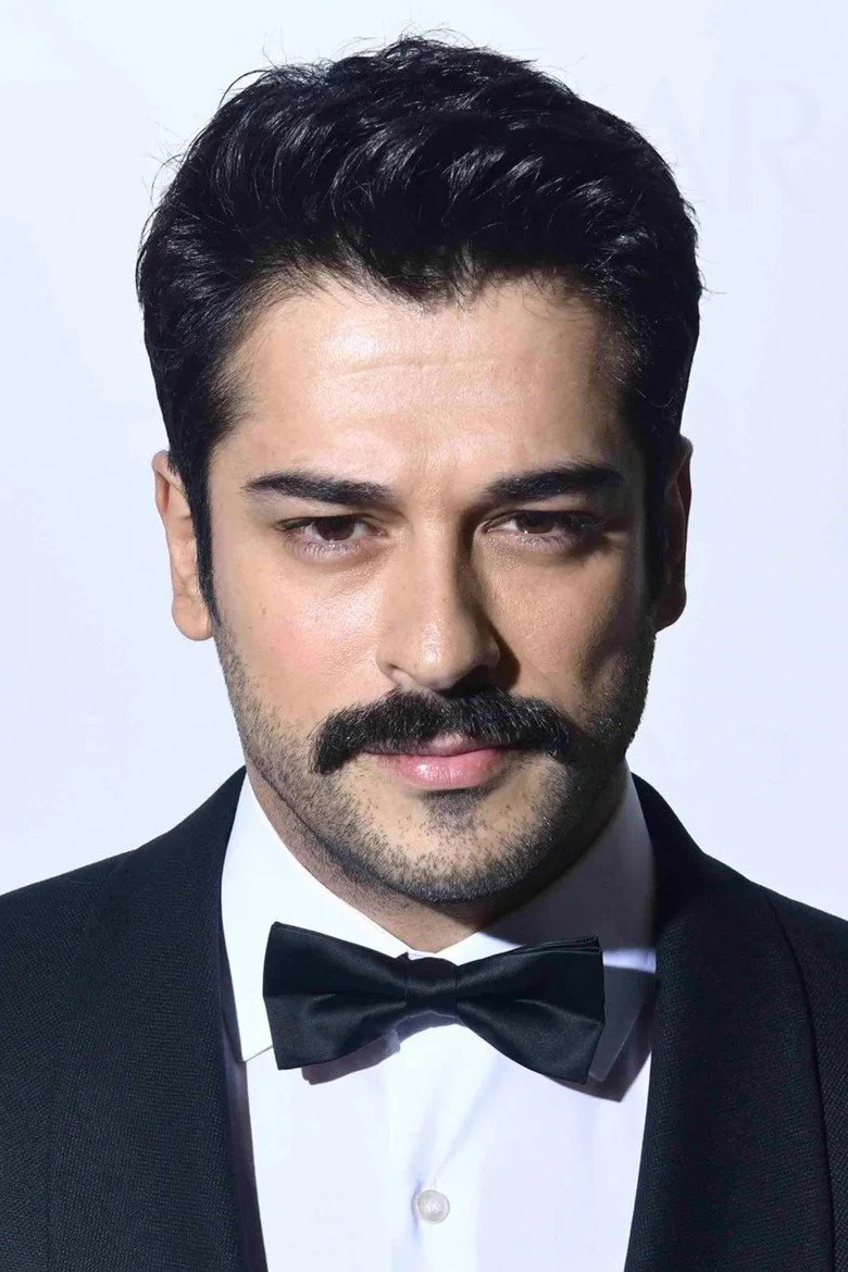 Burak Özçivit biyografi fotoğrafı