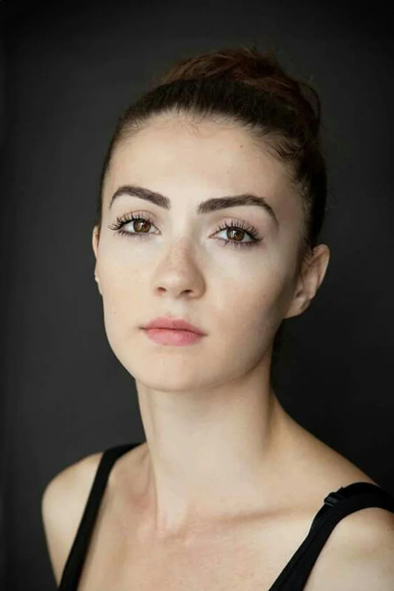 Burcu Özberk biyografi fotoğrafı