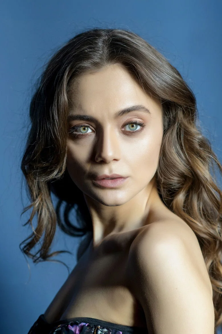 Damla Sönmez biyografi fotoğrafı