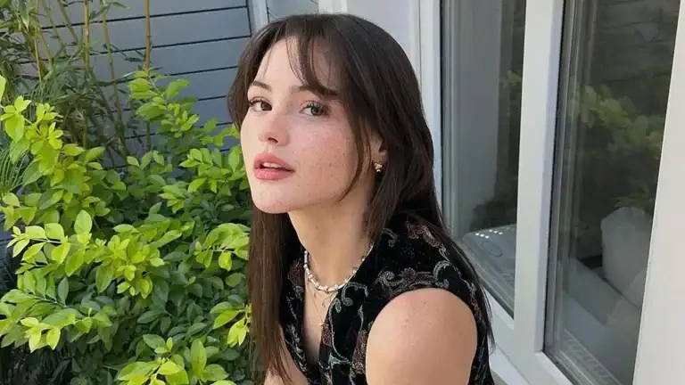 Derya Pınar Ak biyografi fotoğrafı