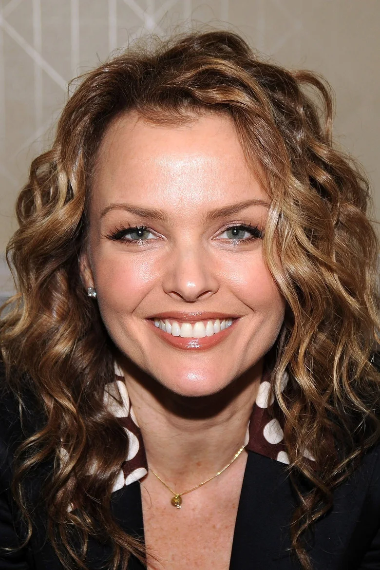 Dina Meyer biyografi fotoğrafı