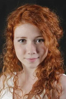 Ece Yüksel biyografi fotoğrafı