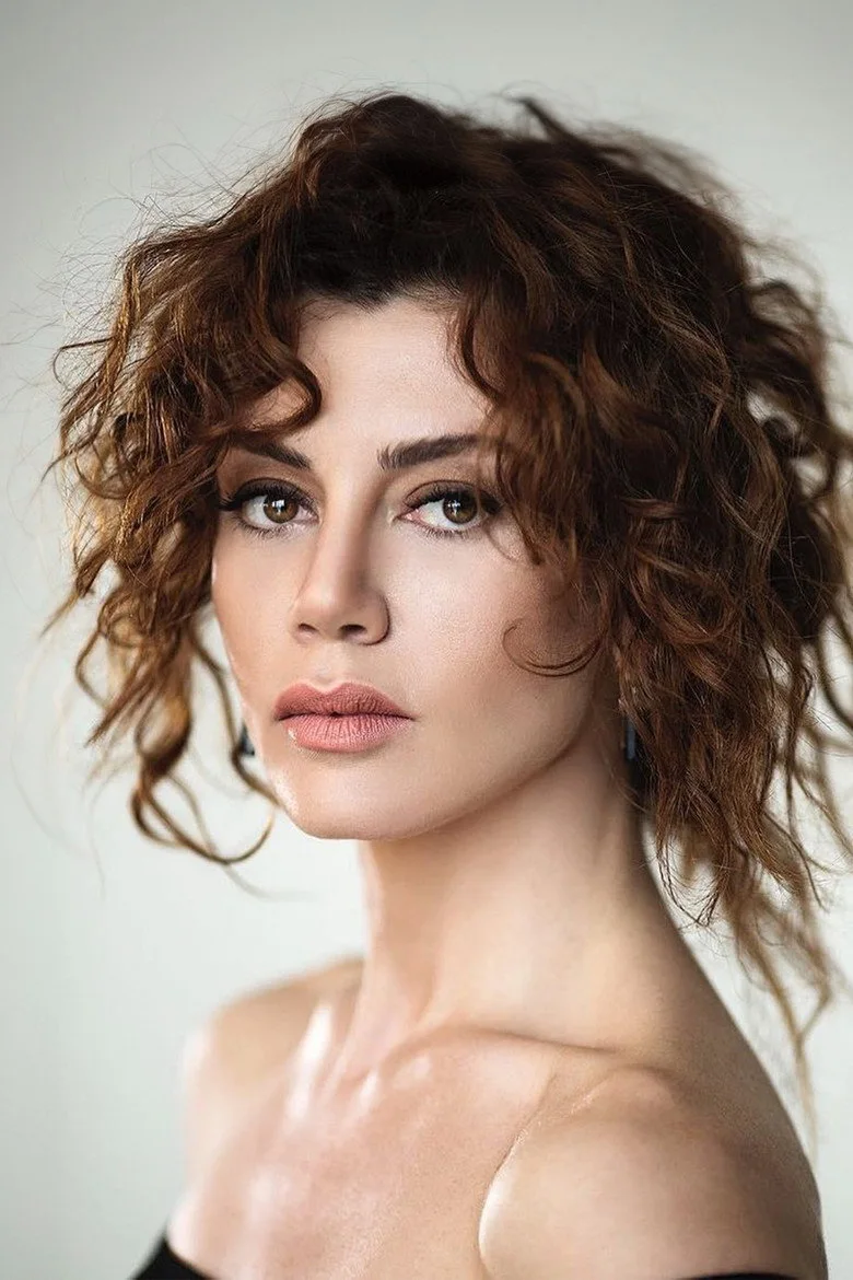 Gökçe Bahadır biyografi fotoğrafı
