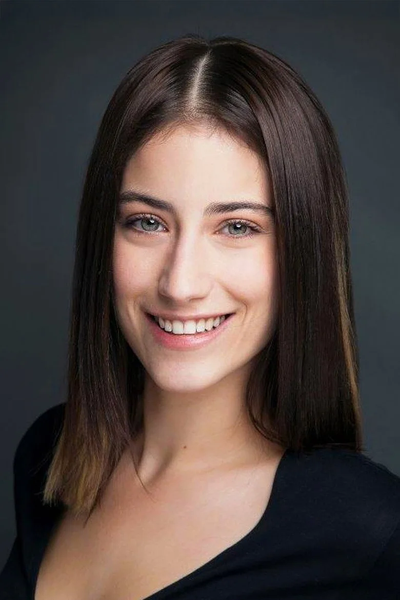 Hazal Kaya biyografi fotoğrafı