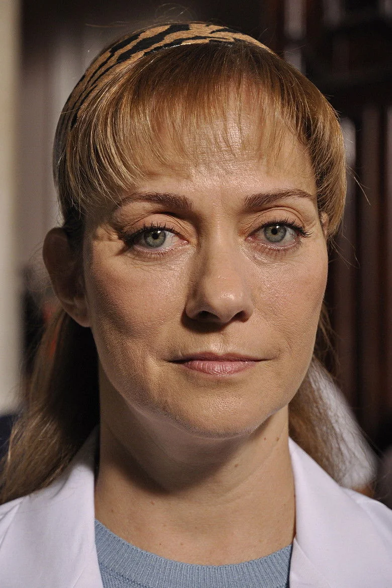 Itır Esen biyografi fotoğrafı