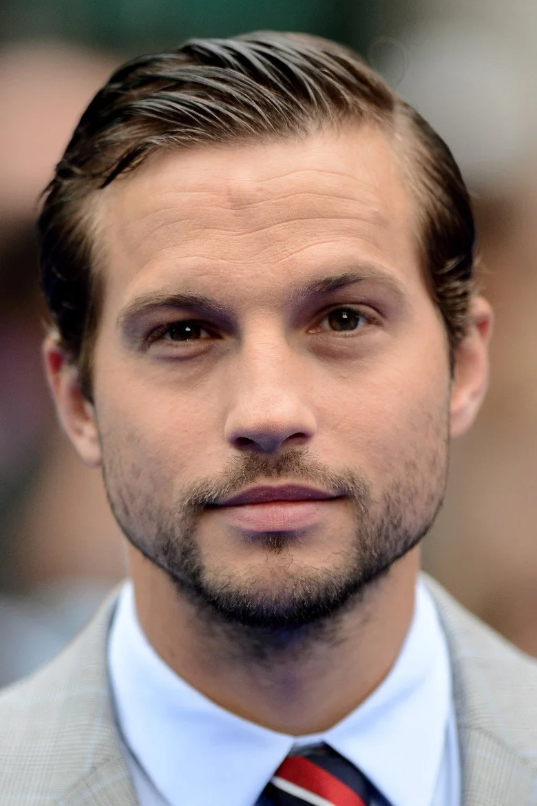 Logan Marshall-Green biyografi fotoğrafı