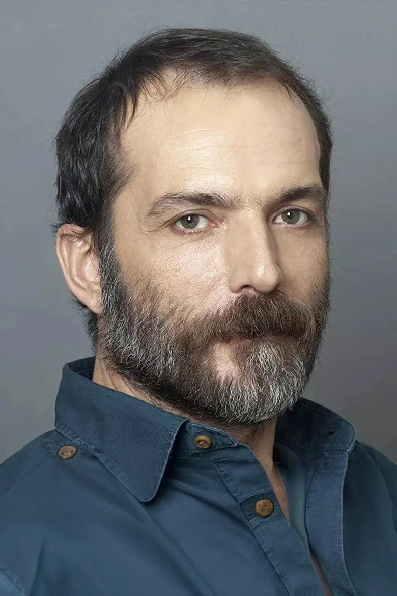 Muhammet Uzuner biyografi fotoğrafı