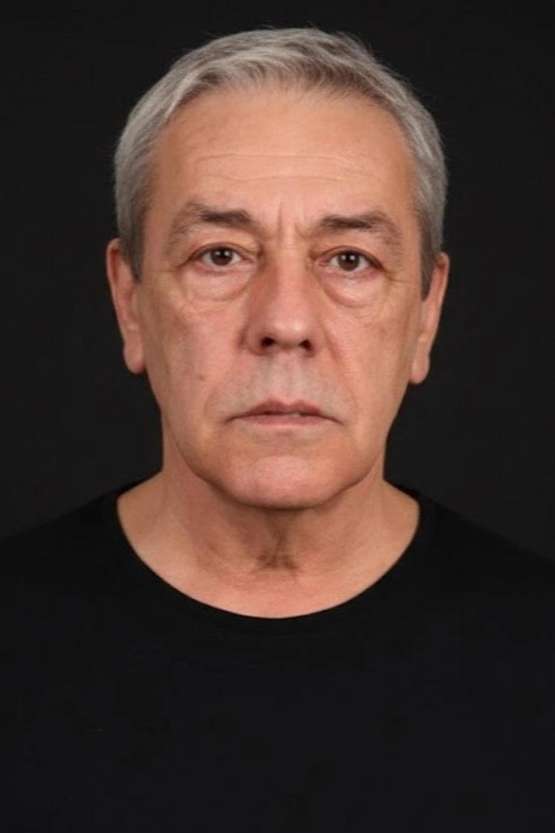 Münir Akça biyografi fotoğrafı