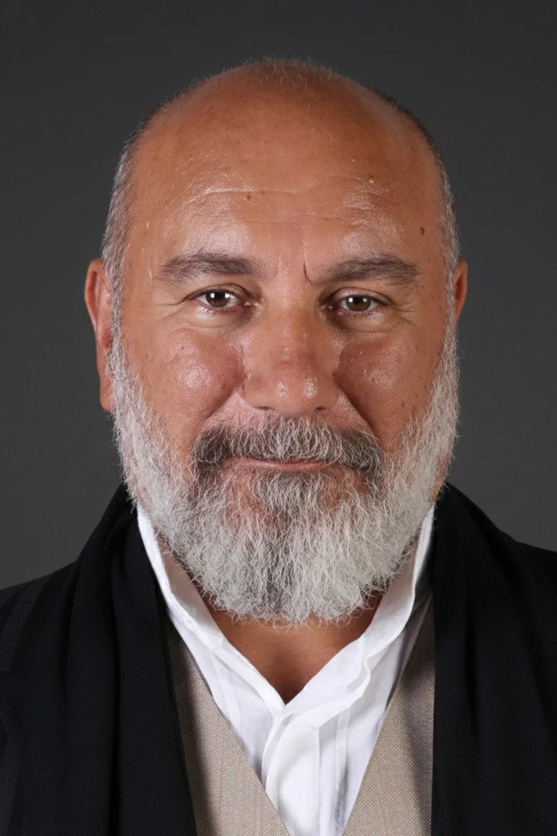 Mustafa Avkıran biyografi fotoğrafı