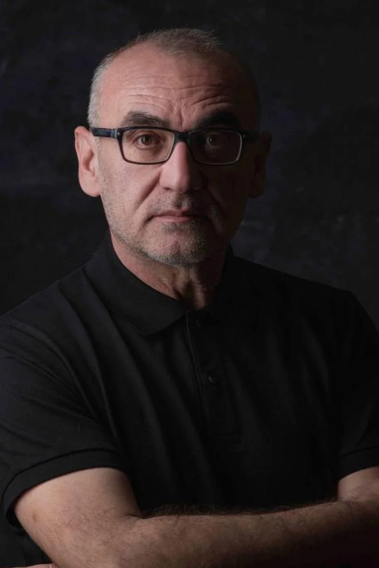 Ömür Atay biyografi fotoğrafı