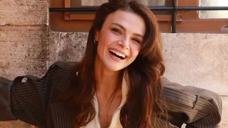 Sinem Ünsal biyografi fotoğrafı