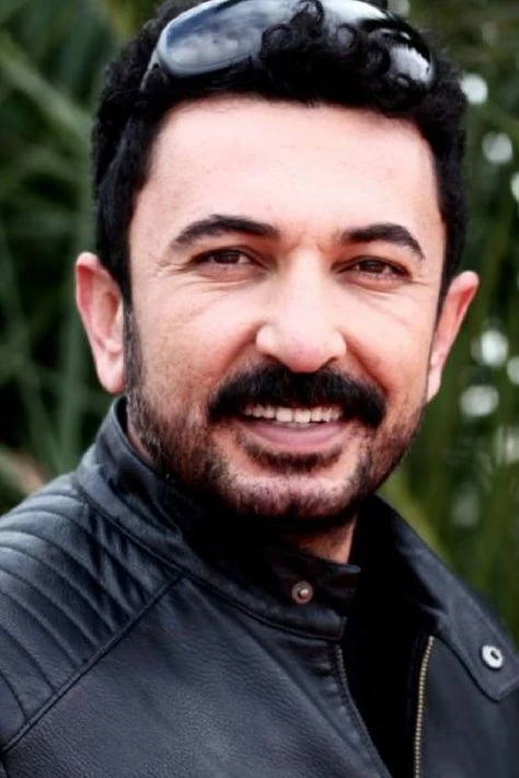Toygan Avanoğlu biyografi fotoğrafı