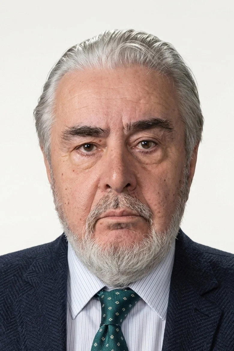 Uğur Yücel biyografi fotoğrafı
