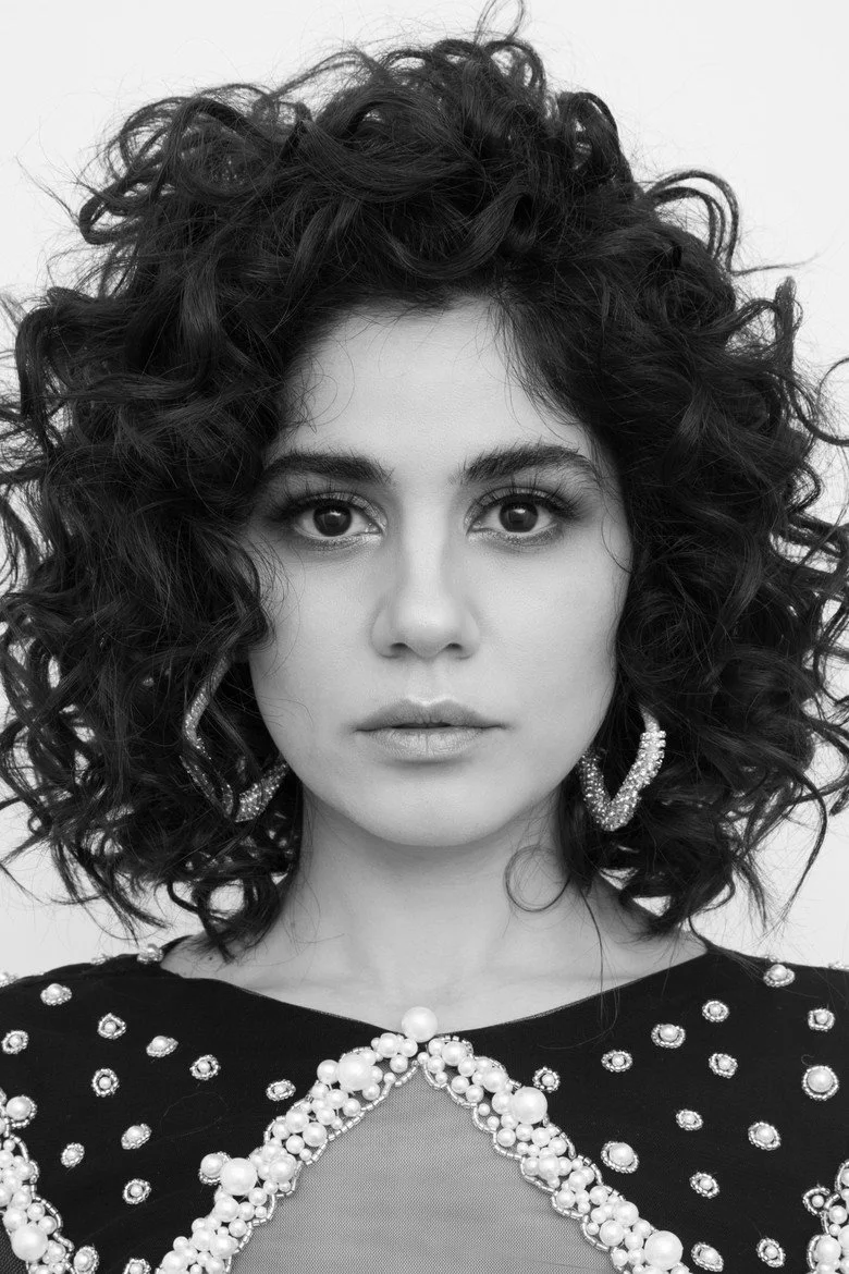 Zeynep Çamcı biyografi fotoğrafı